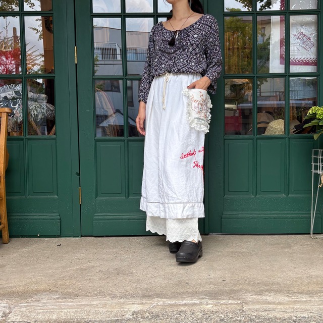 Antique Purrfectly Linen Skirt