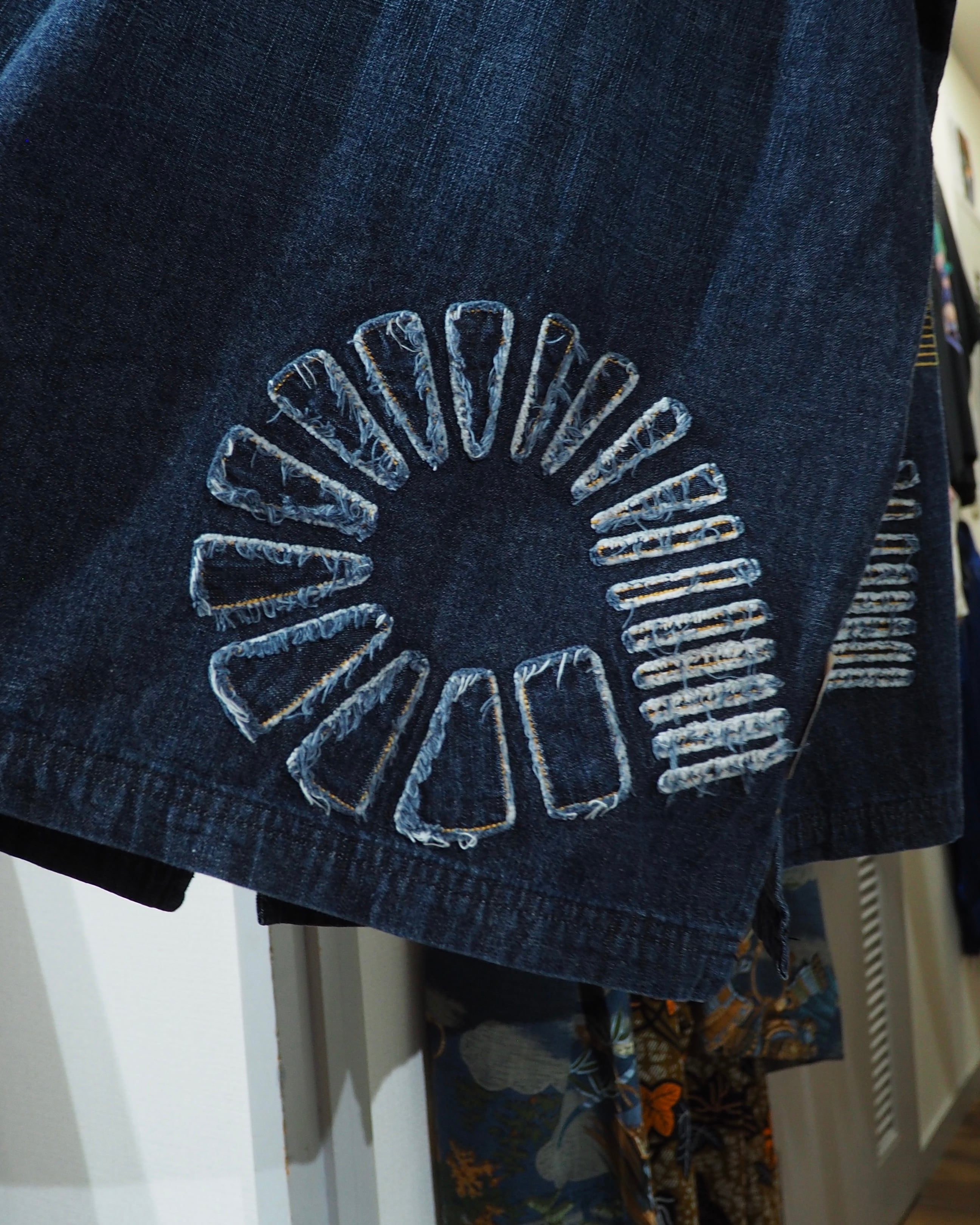 " akademics " Ammonite Logo Embroidery vintage Over silhouette SS Denim shirt