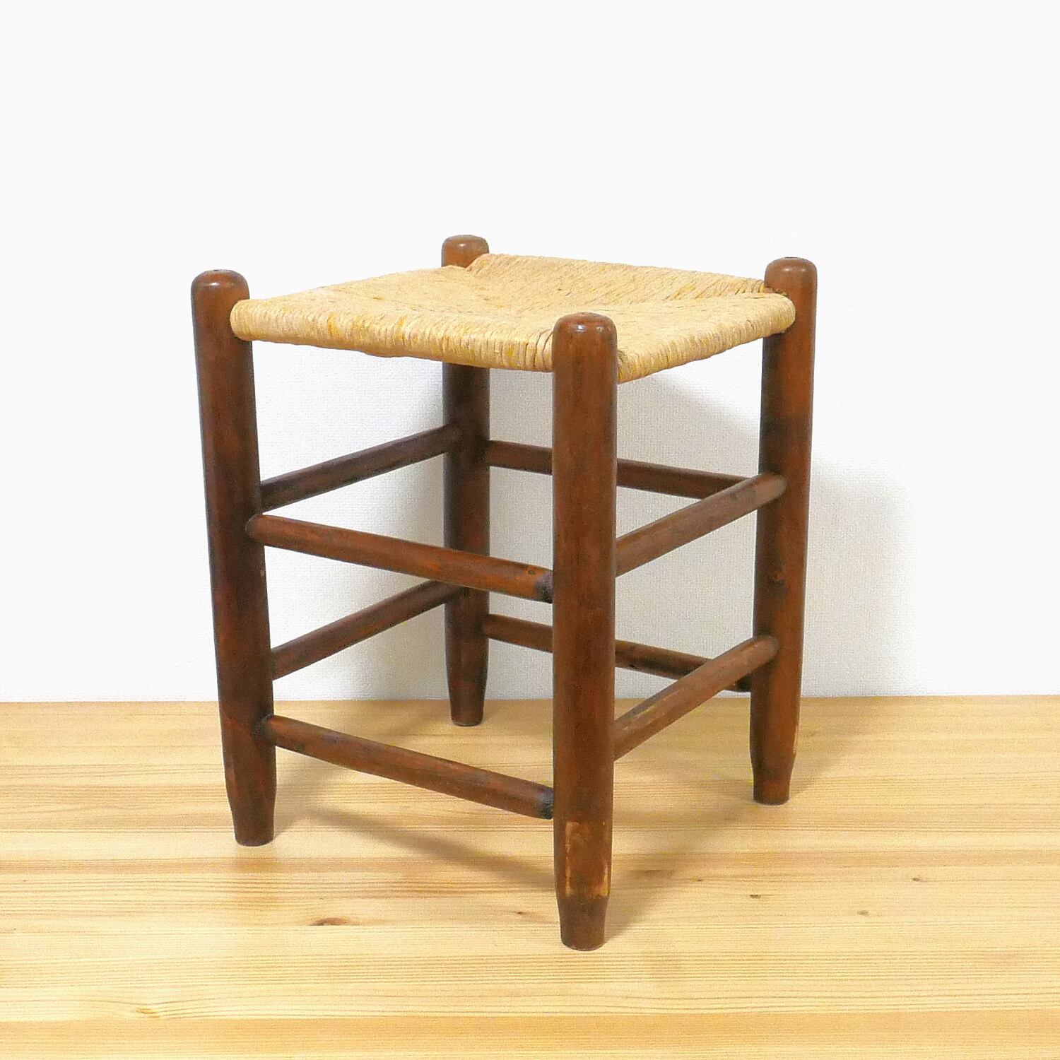 Charlotte Perriand シャルロット・ペリアン Stool No.17 | ROOM411