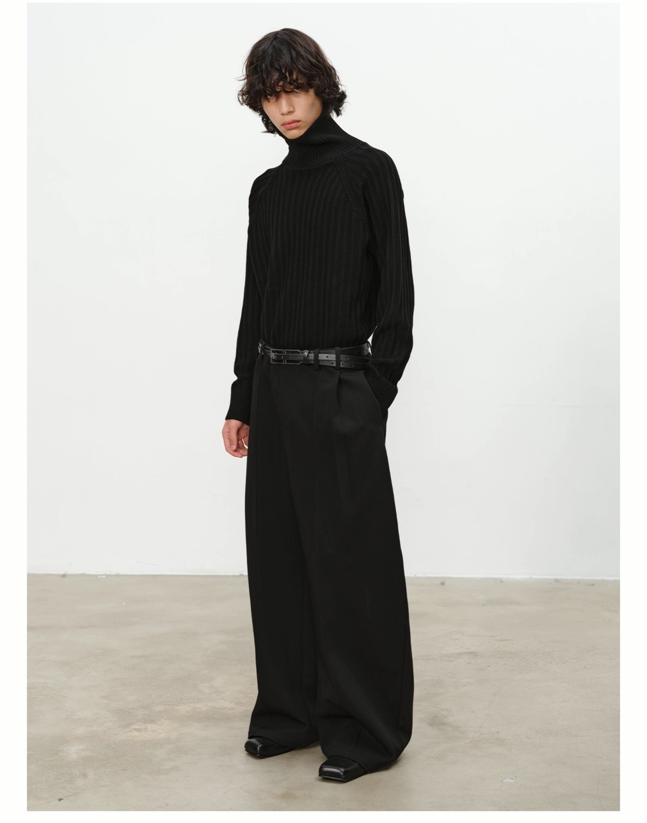 JCAESAR STUDIO CURVED KNIFE PANTS