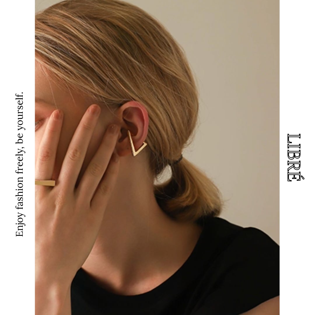 minimal design triangle ear cuff L0560