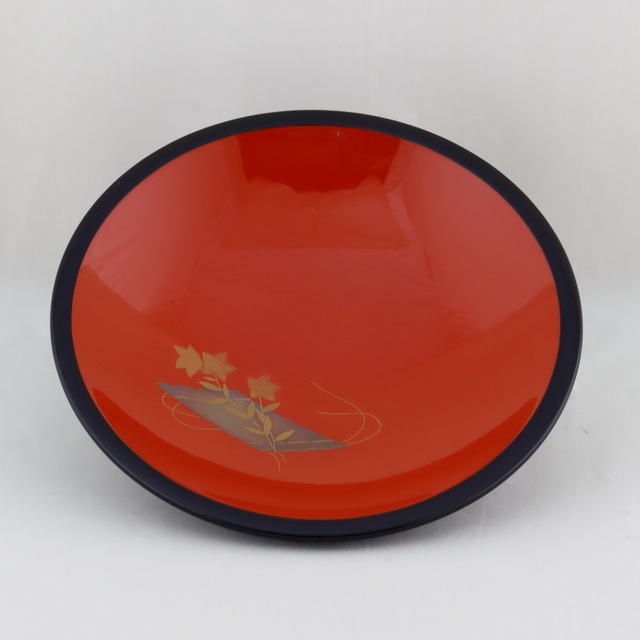 1709  輪島塗　盛器／黒内洗朱塗／花筏蒔絵