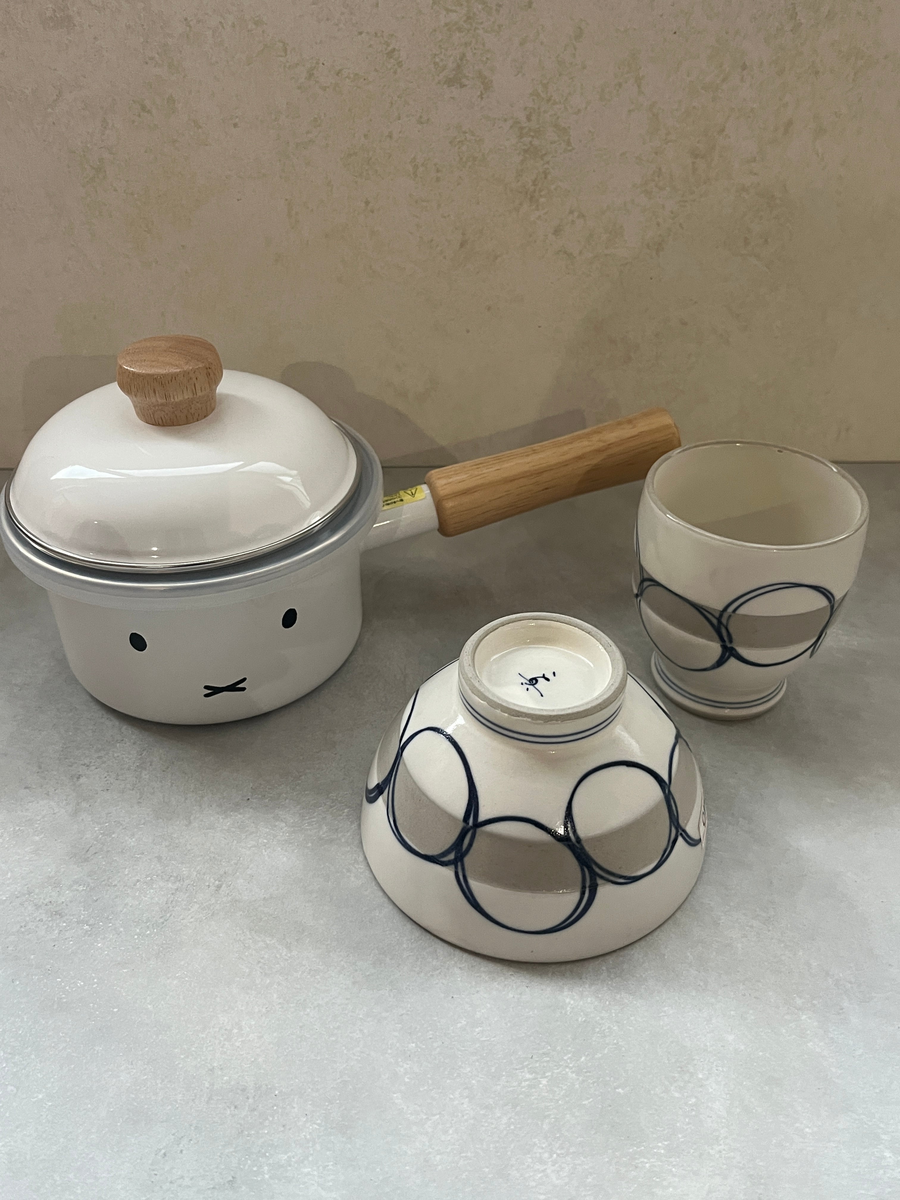 ミッフィー】ミッフィーフェイスソースパン 12cmと波佐見焼ご飯茶碗