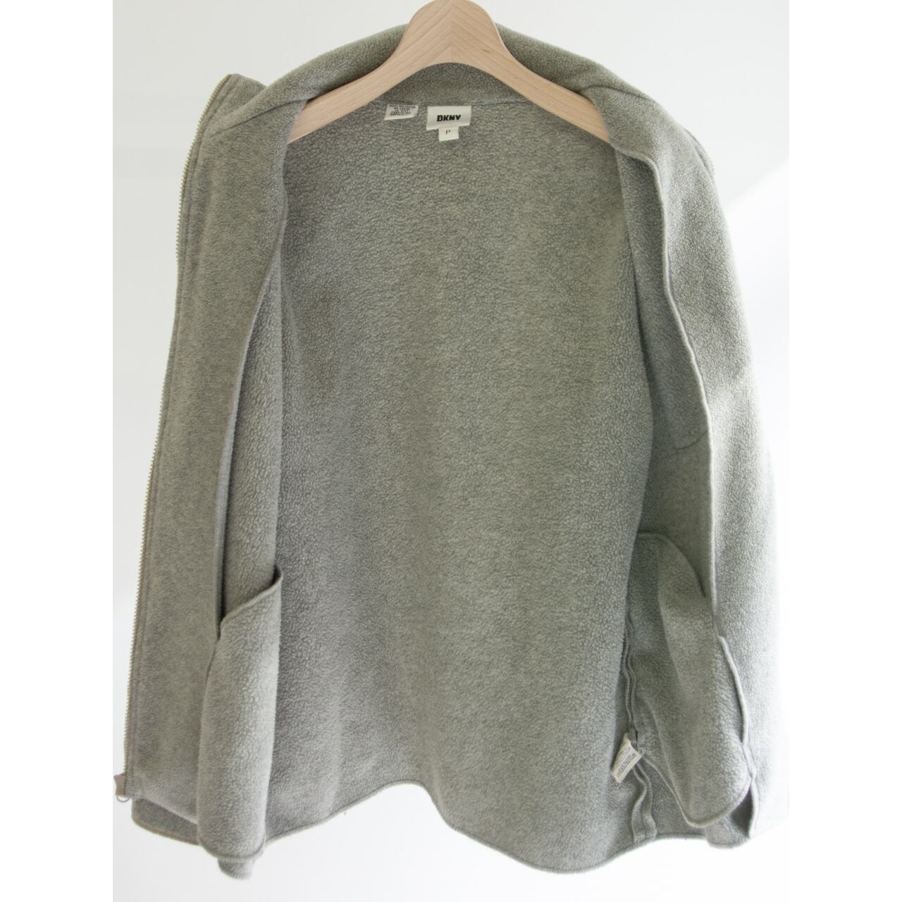 DKNY】Made in U.S.A. 80-90's 100% Polyester Fleece Jacket DKNY】Made in U.S.A. 80-90's 100% Polyester Fleece Jacket