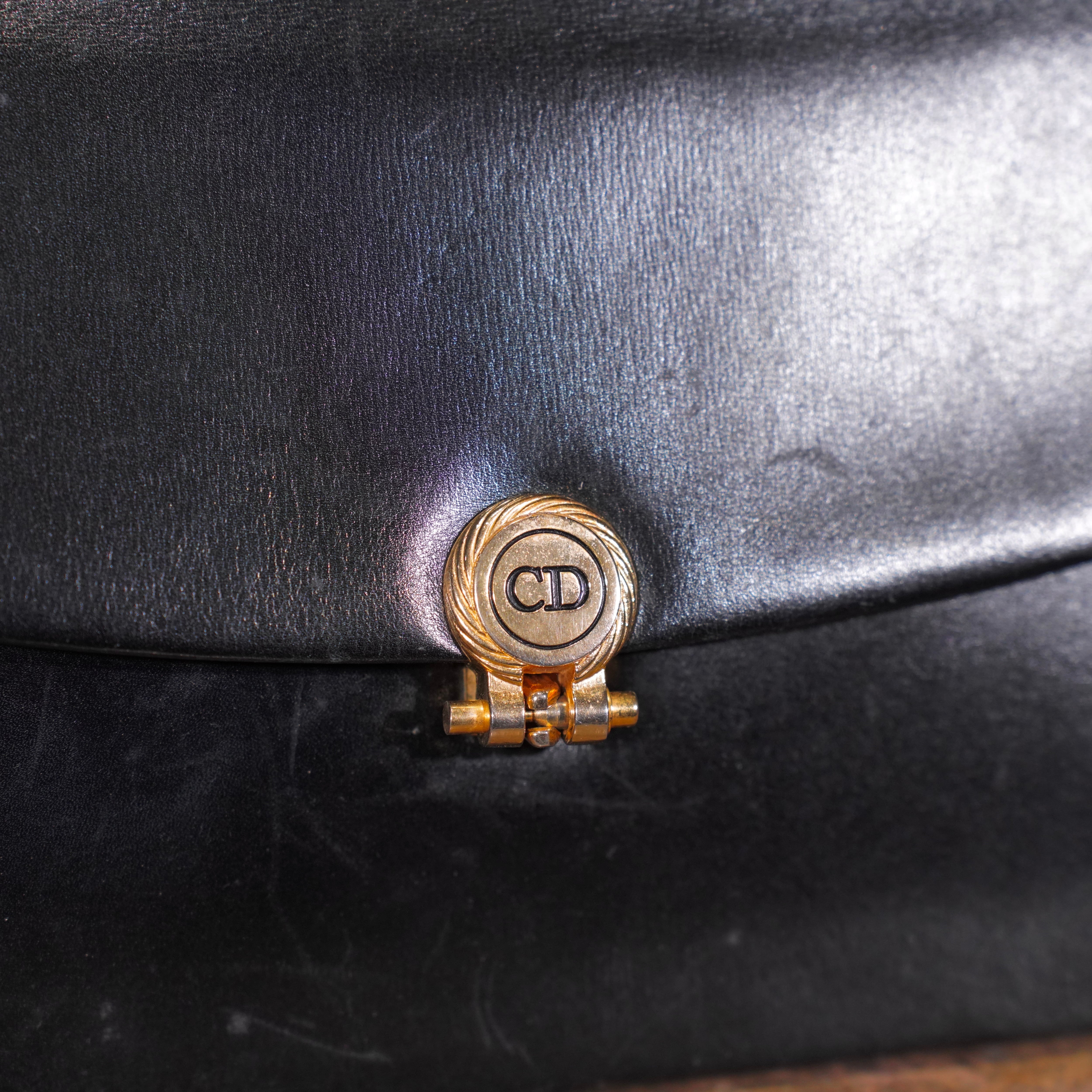 Christian Dior LOGO DESIGN CHAIN LEATHER SHOULDER BAG/クリスチャン
