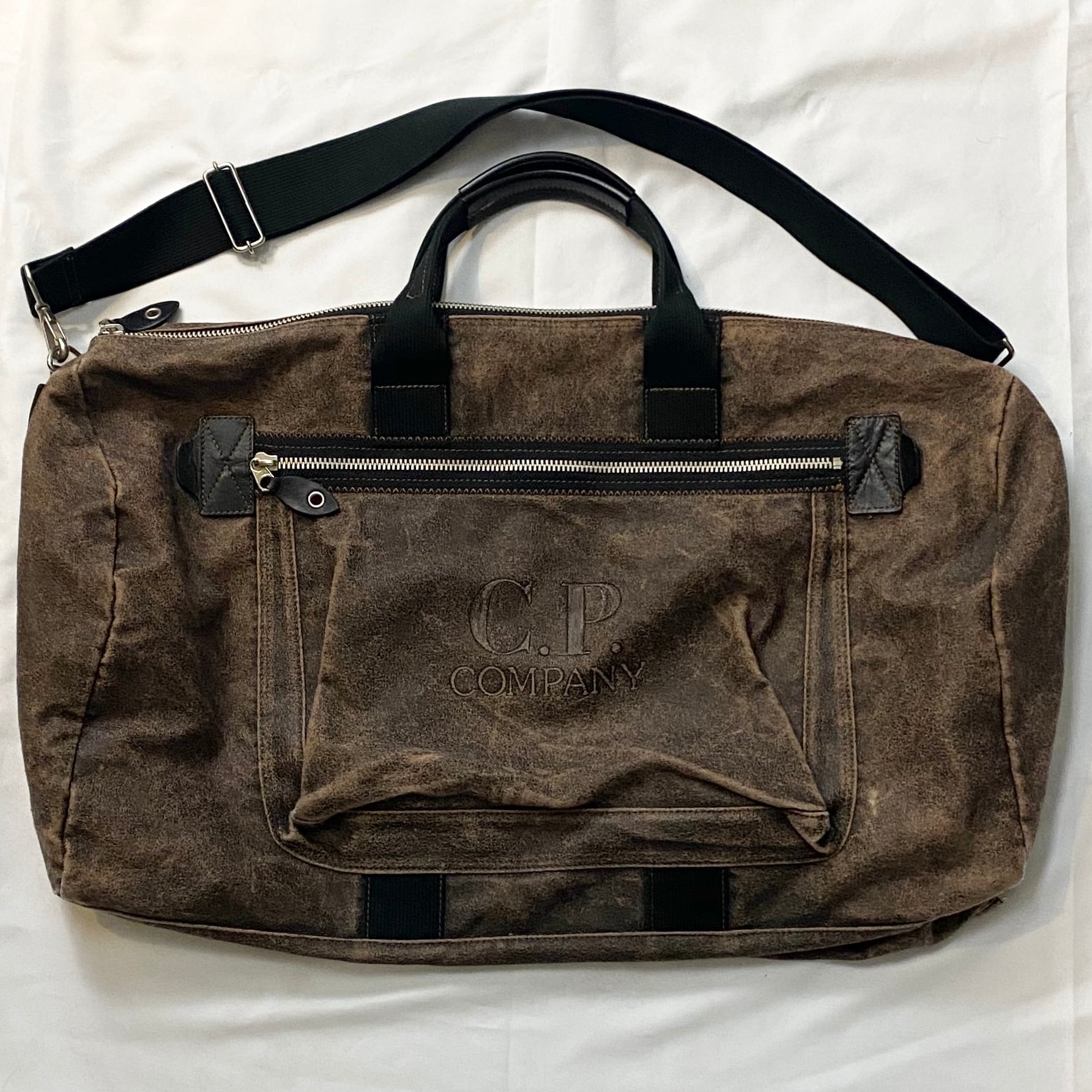 C.P.COMPANY cracked wool boston bag | NOIR ONLINE