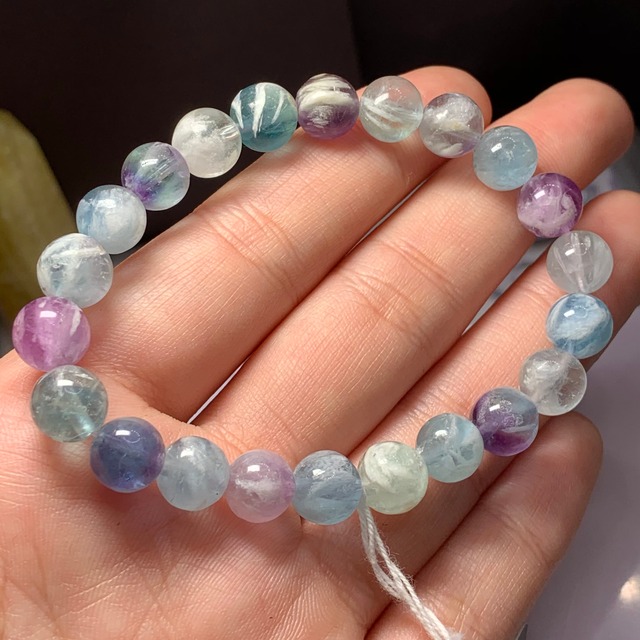 5.色合い綺麗✩エンジェルフェザーフローライトブレスレット