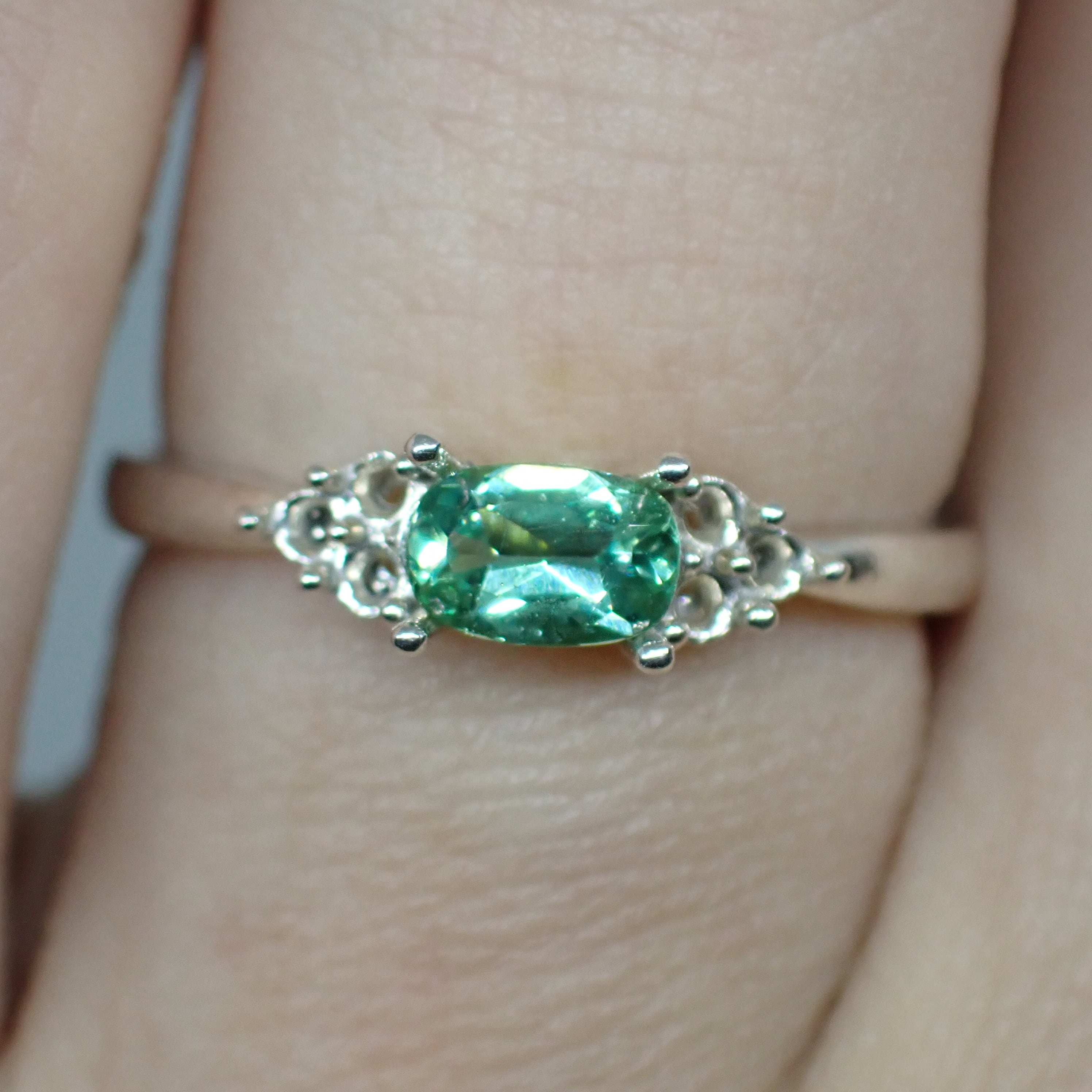 天然石　アレキサンドライト　ミントコーネルピン ミントグリーンコーネルピン0.44ct | progresstone