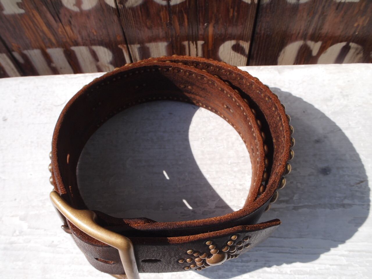 HTC Studs Belt ブラス スタッズレザーベルト ブラックレザー 茶芯