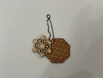 組子柄　木のキーホルダー（和柄：花菱）