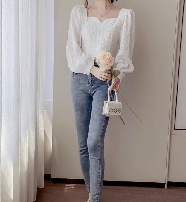 トップス シャツ 袖あり 七分袖 パフスリーブ スクエアネック スリム 透け感 ボタン 鎖骨 胸元 かわいい 大人可愛い きれいめ シンプル 大人 上品 おしゃれ お洒落 レトロ 大人女子 こなれ感 ラブリー キュート ルーズ 個性的 クール セクシー モダン フレンチ シック 無地 春 夏 秋 10代 20代 30代 レディース 女性用 学生 デート お出かけ 女子会 休日 イベント 着回し 韓国系 S M L XL 白 ホワイト 黒 ブラック 大人カラー