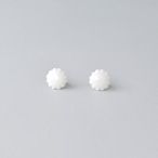 白磁のわたげピアス