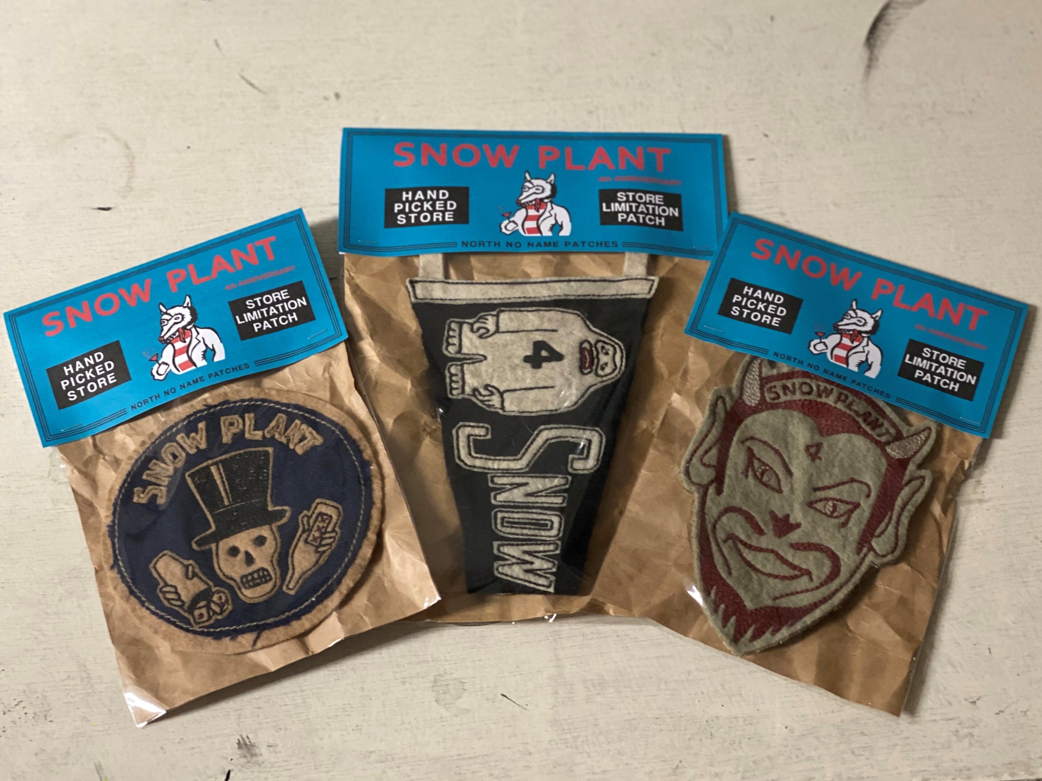 snow plant 4周年 限定パッチ north no name ペナント型 snow plant 4周年 限定パッチ north no name ペナント型