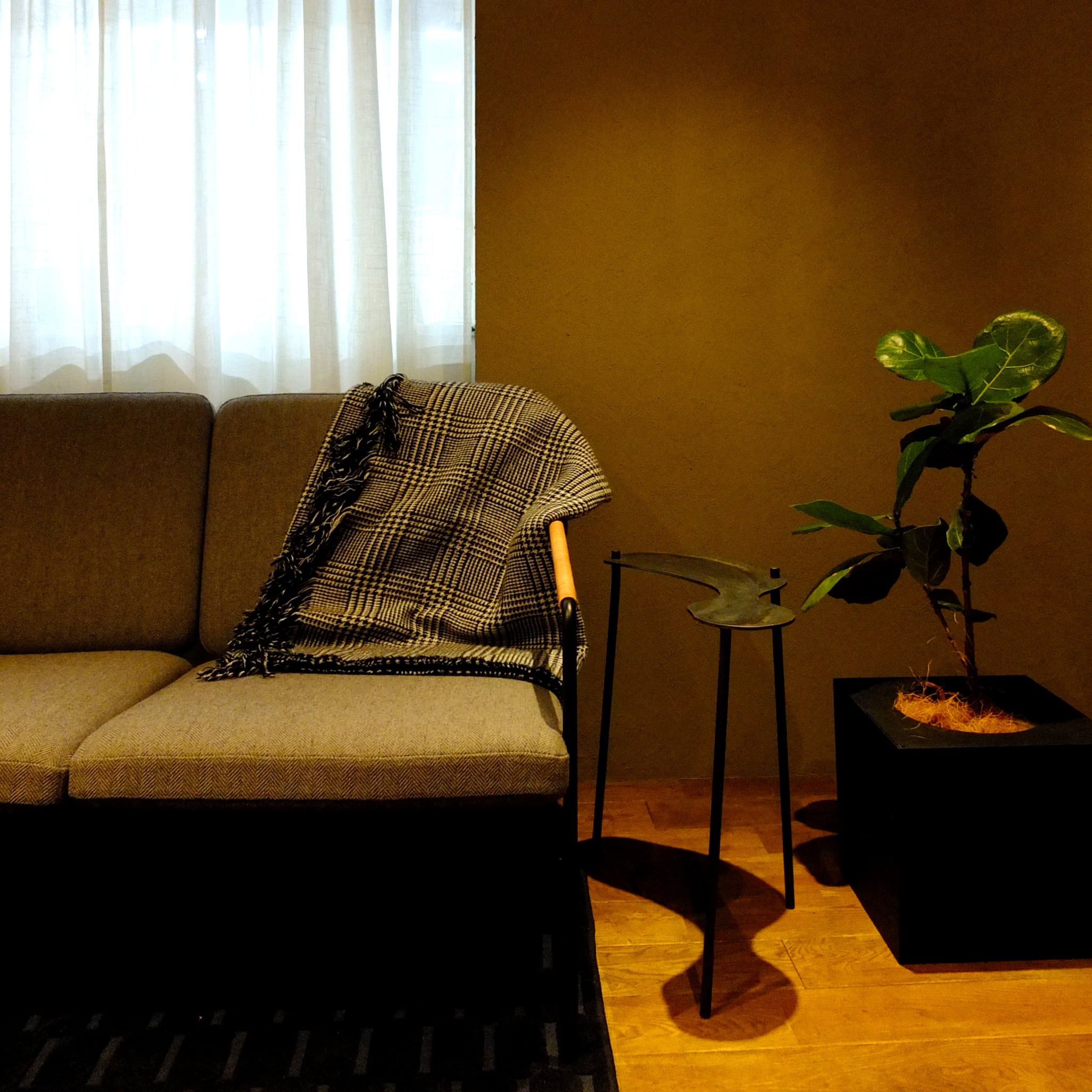 puddle 天然鉄を使った1点物のディスプレートレー 職人の手仕事 鉄製