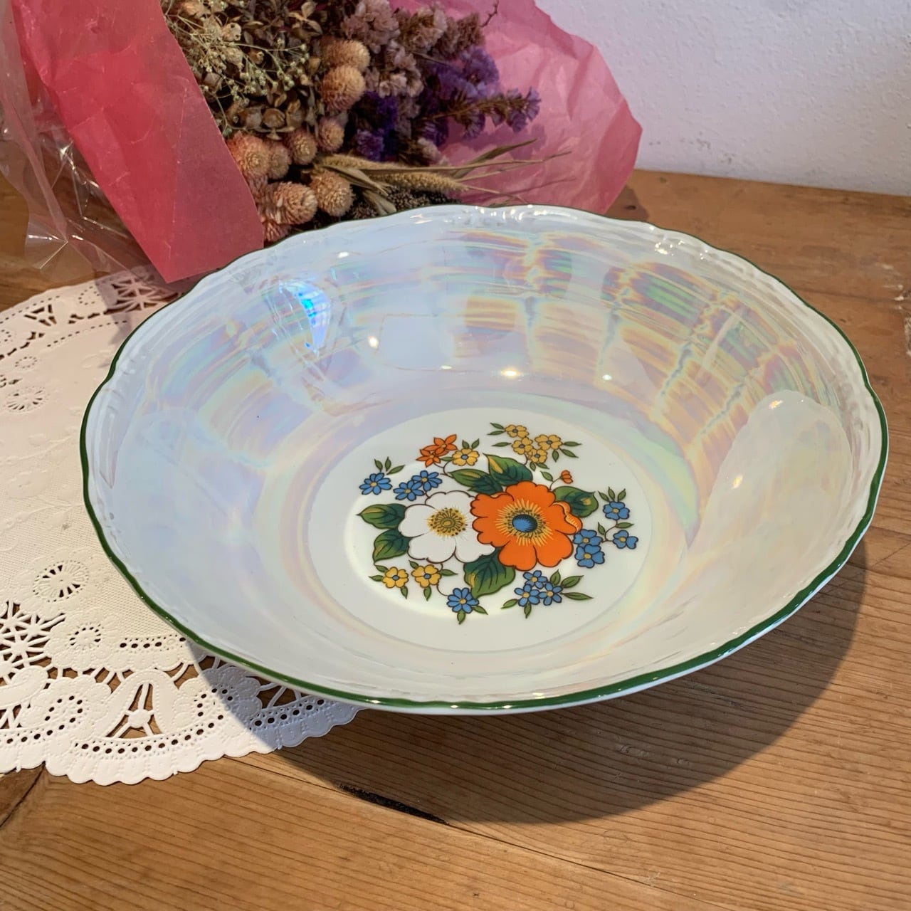 可愛いキラキラボウル ラスター彩レトロの花柄 サラダボール