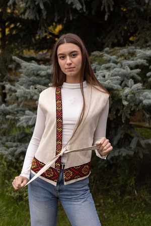 ウクライナ刺繍ヴィシヴァンカベスト 平行縫い　手刺繍　ブラウス　麻　レディース・フリーサイズ