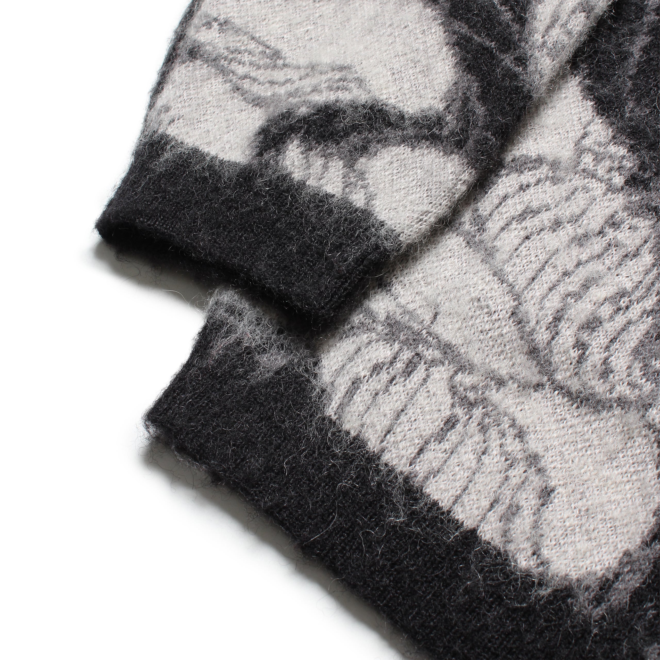 GAKKIN × BUDSPOOL JACQUARD KNIT GAKKIN × BUDSPOOL 渦軍鶏 COTTON KNIT JACQUARD SWEATER BLACK – GXX