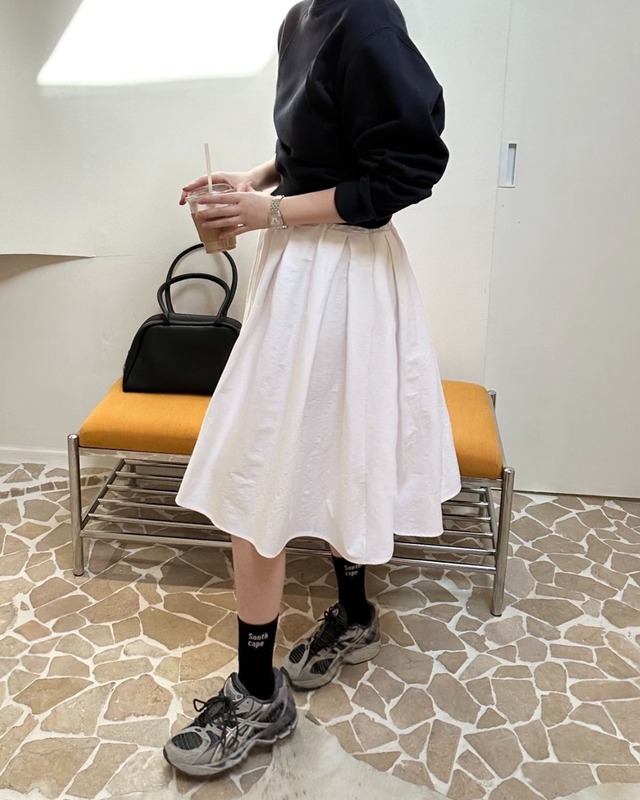 タックフレアミディスカート