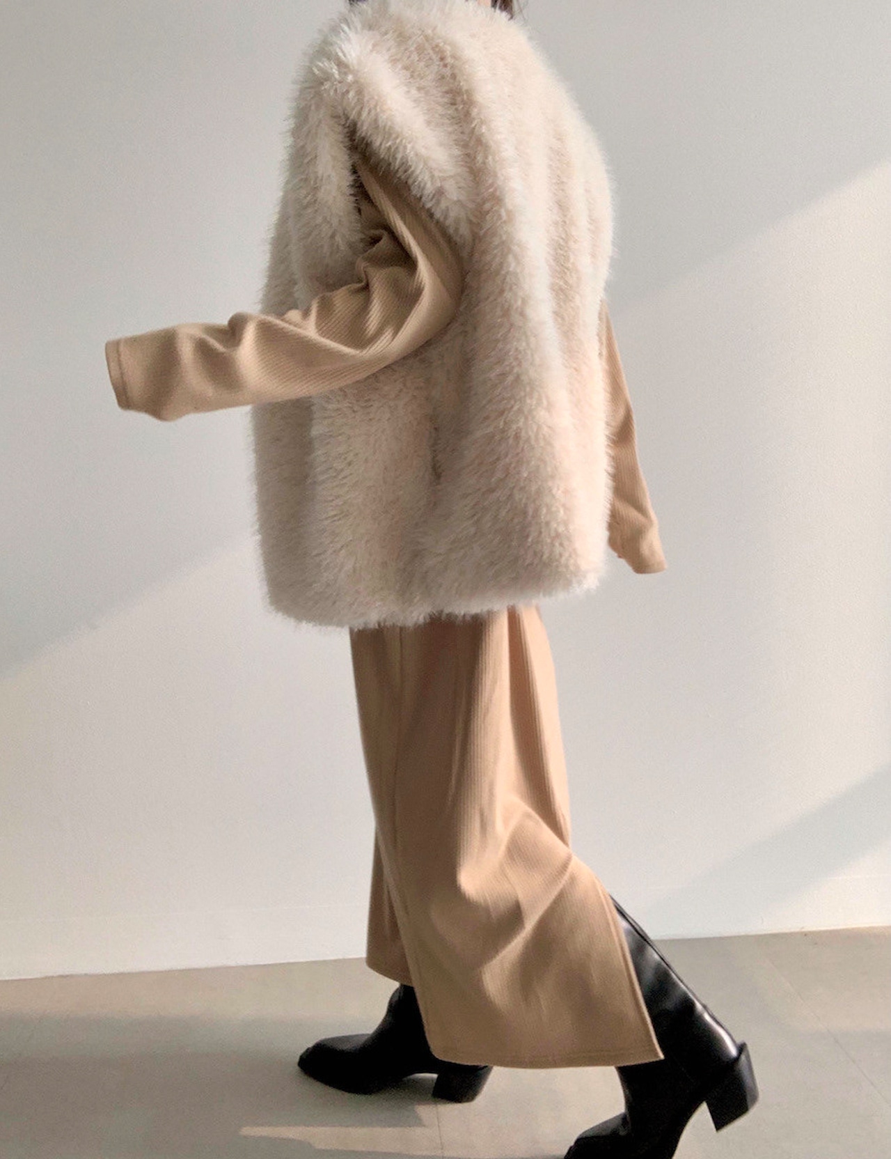 【新作5%OFF・3日間】Volume Eco-Fur Vest_2colors