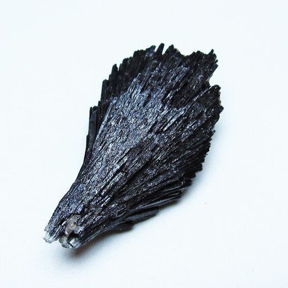 ブラック カイヤナイト 原石 一点物 171-7599