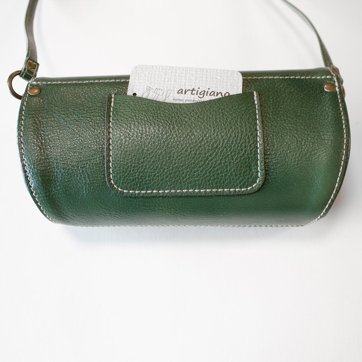 フラップ型ショルダーバッグ (グロスシュリンクレザー) 【ak