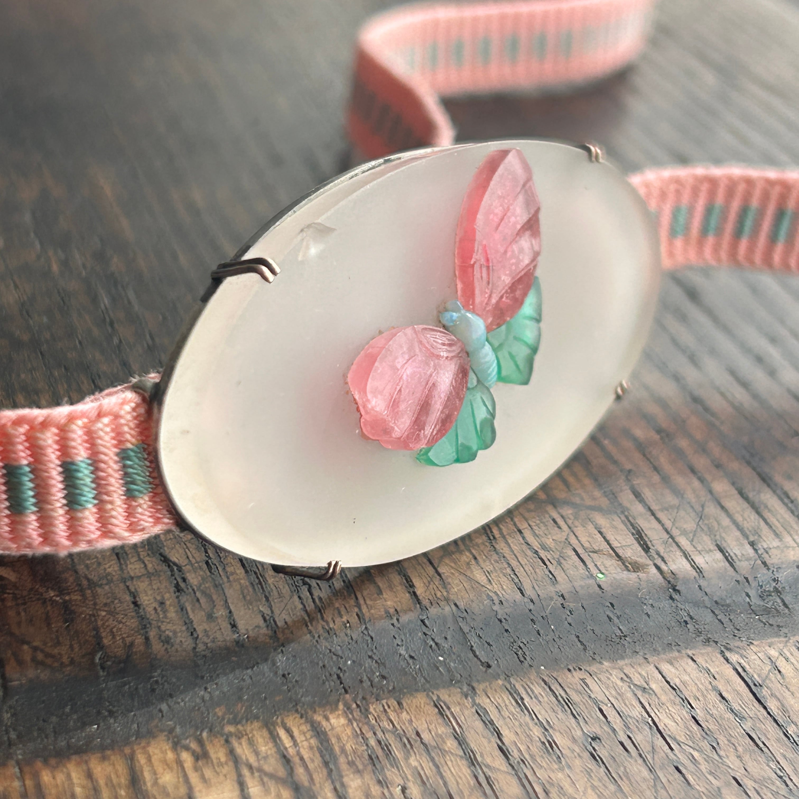 アンティーク　フロスト水晶に蝶の帯留め　難あり現状