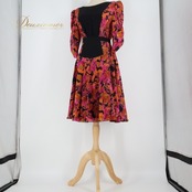 社交ダンス 衣装 スタンダード 上下セット ツーピース パーティ衣装 女性用 レディース オールシーズン 黒 オレンジ系 ブラック系 ピンク系 スカート レオタード ファスナー付き セットアップ おしゃれ 華やか トレンド 人気 コスチューム 特別な日 体型カバー フィット感 動きやすい 踊りやすい 柔らかい 伸縮性 ダンス 発表会 お祝い女子会 パーティー用