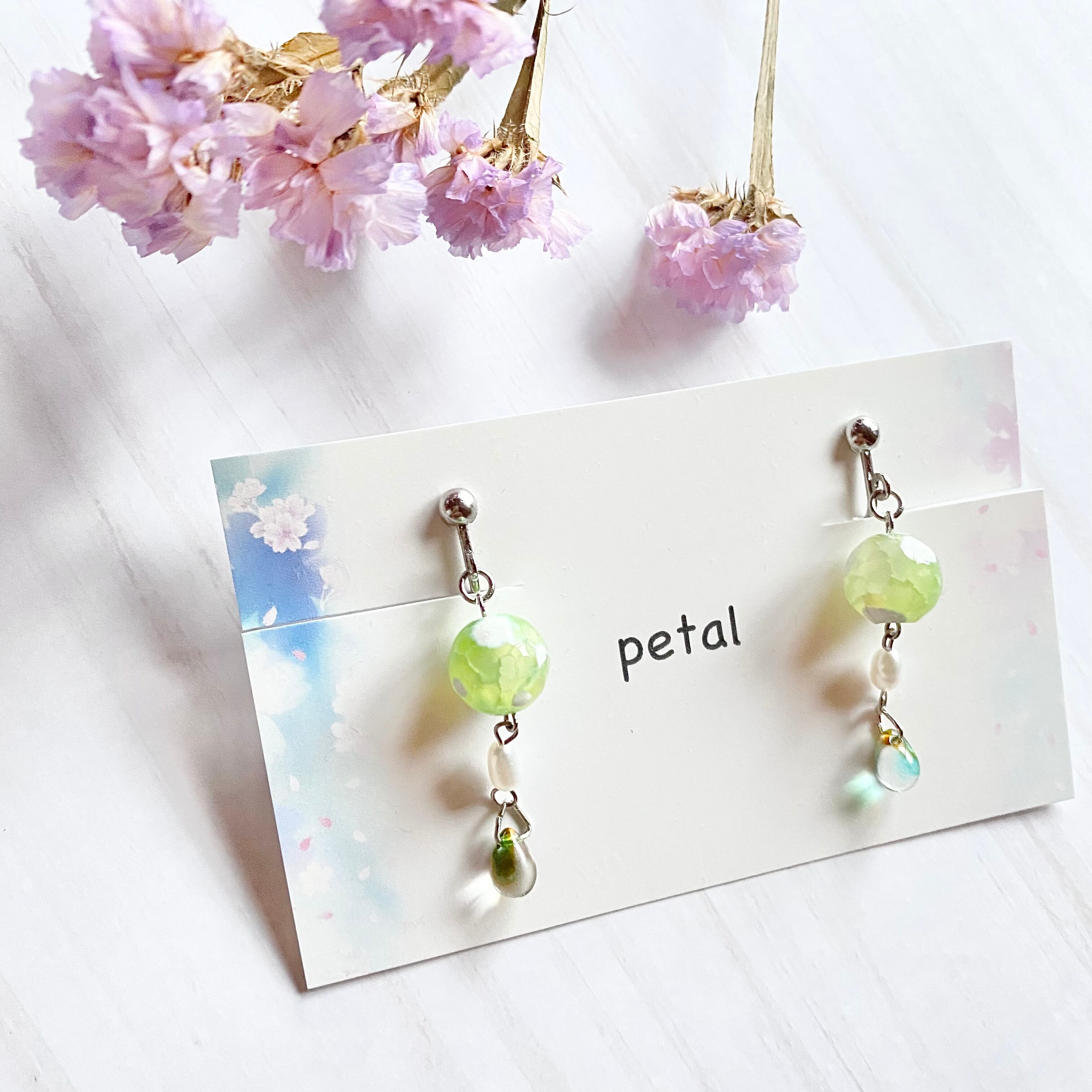 とんぼ玉イヤリング(ミントグリーン) | petal