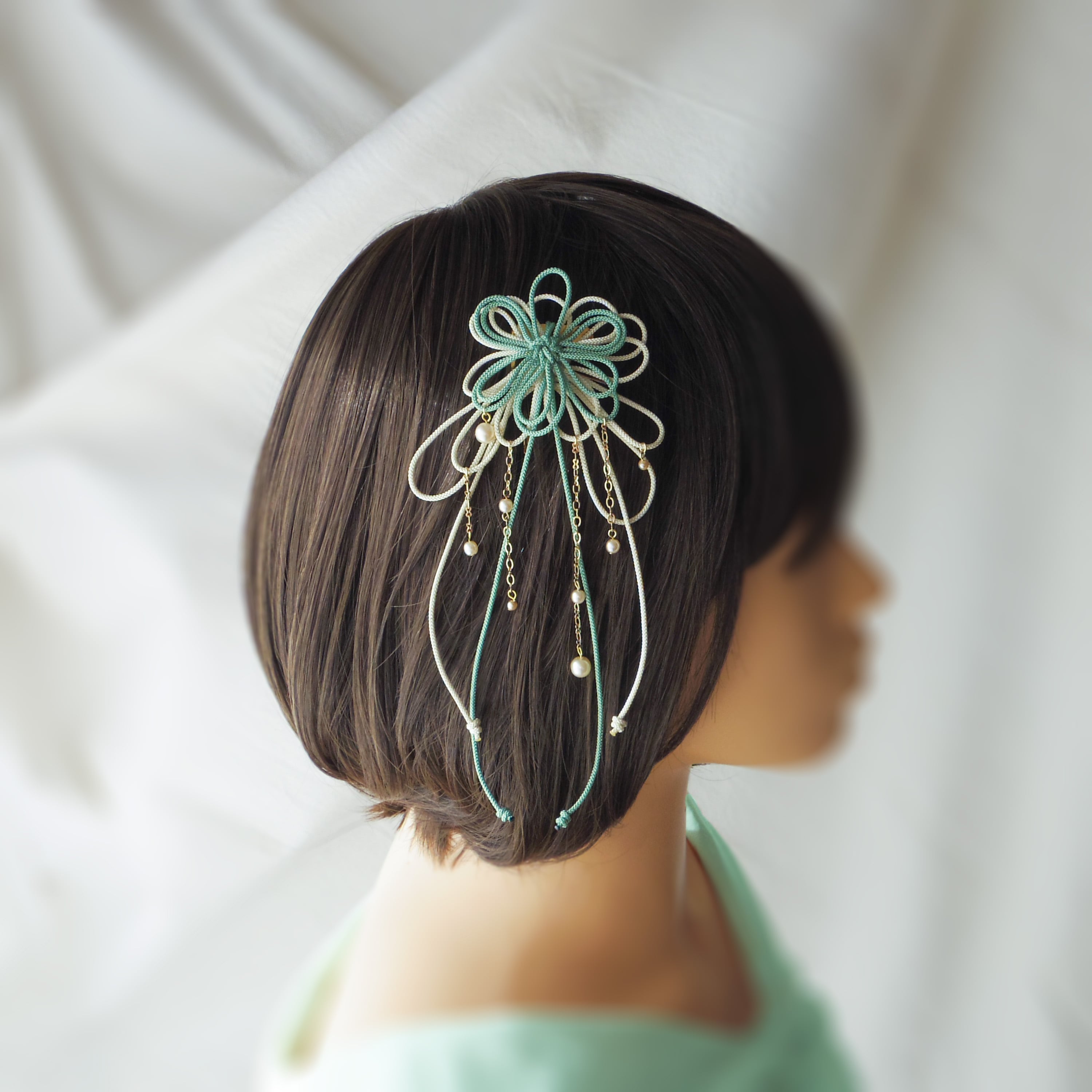 飾り結びヘアコーム(小)「瑞、其レハ」(淡緑×アイボリー)【軽量で簡単和装ヘア】浴衣・着物・七五三や成人式に。
