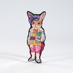 刺繍チャームブローチ Magic Rabbit