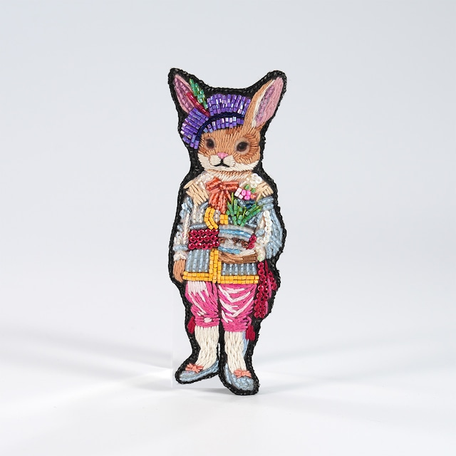 刺繍チャームブローチ Magic Rabbit