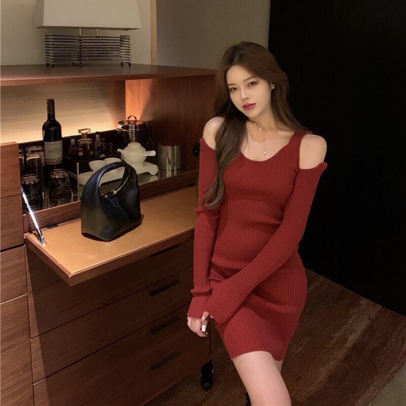 ニットドレス スリムストラップレスショートスカート スプリングオータムレッド ロング 春物 秋物 ブラックストロベリース41835070447