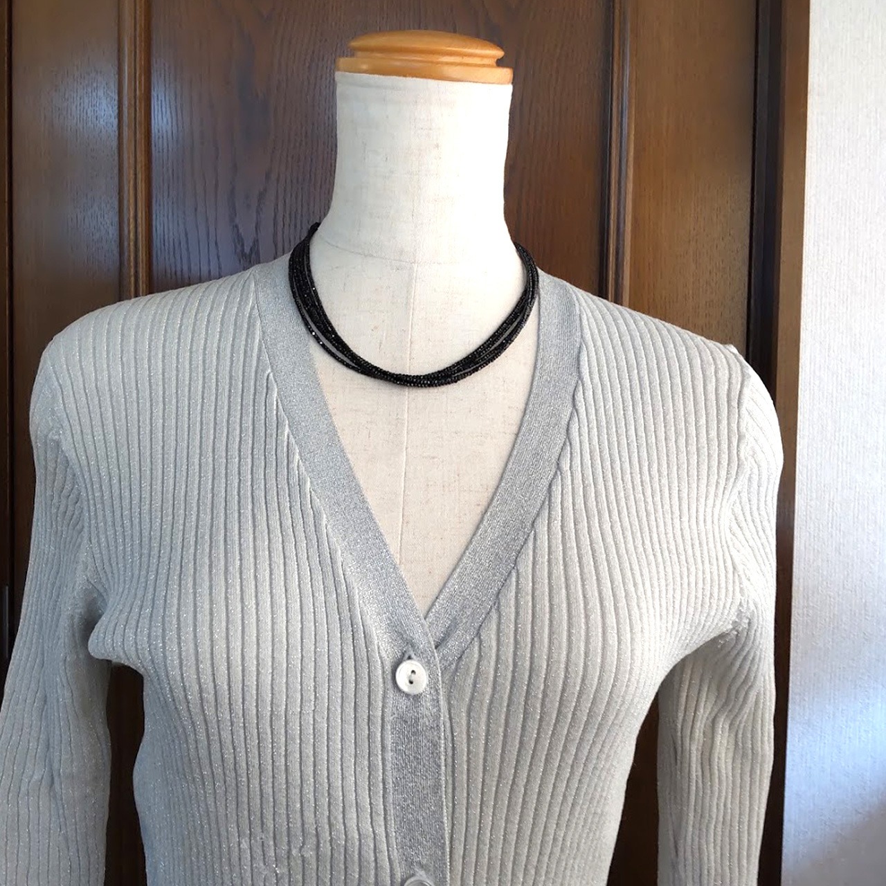 「ゴールドフラワー&ブラックスピネル」白蝶真珠ブローチ兼ネックレス