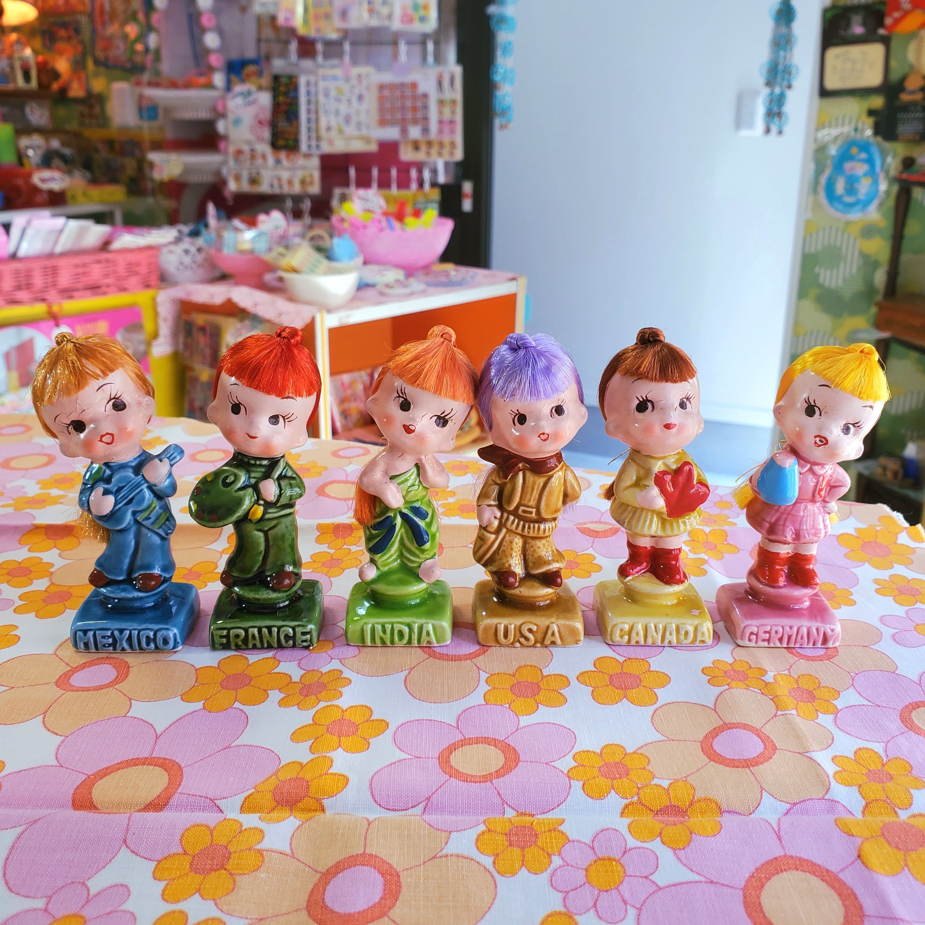 ラスイチ】❁EXPO70いろんな国の女の子人形❁ 1P | レトロ雑貨屋いゆたこよ