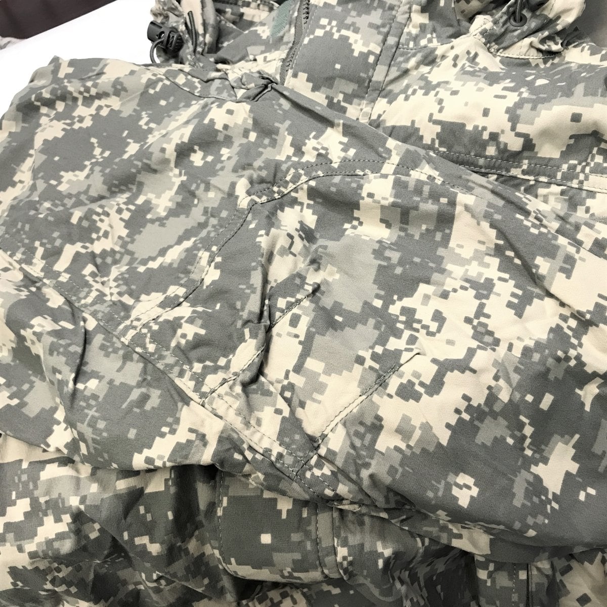 U.S.ARMY 米軍 デッドストック ECWCS GEN3 LEVEL5 ソフトシェル U.S.ARMY 米軍 デッドストック ECWCS GEN3 LEVEL5 ソフトシェル