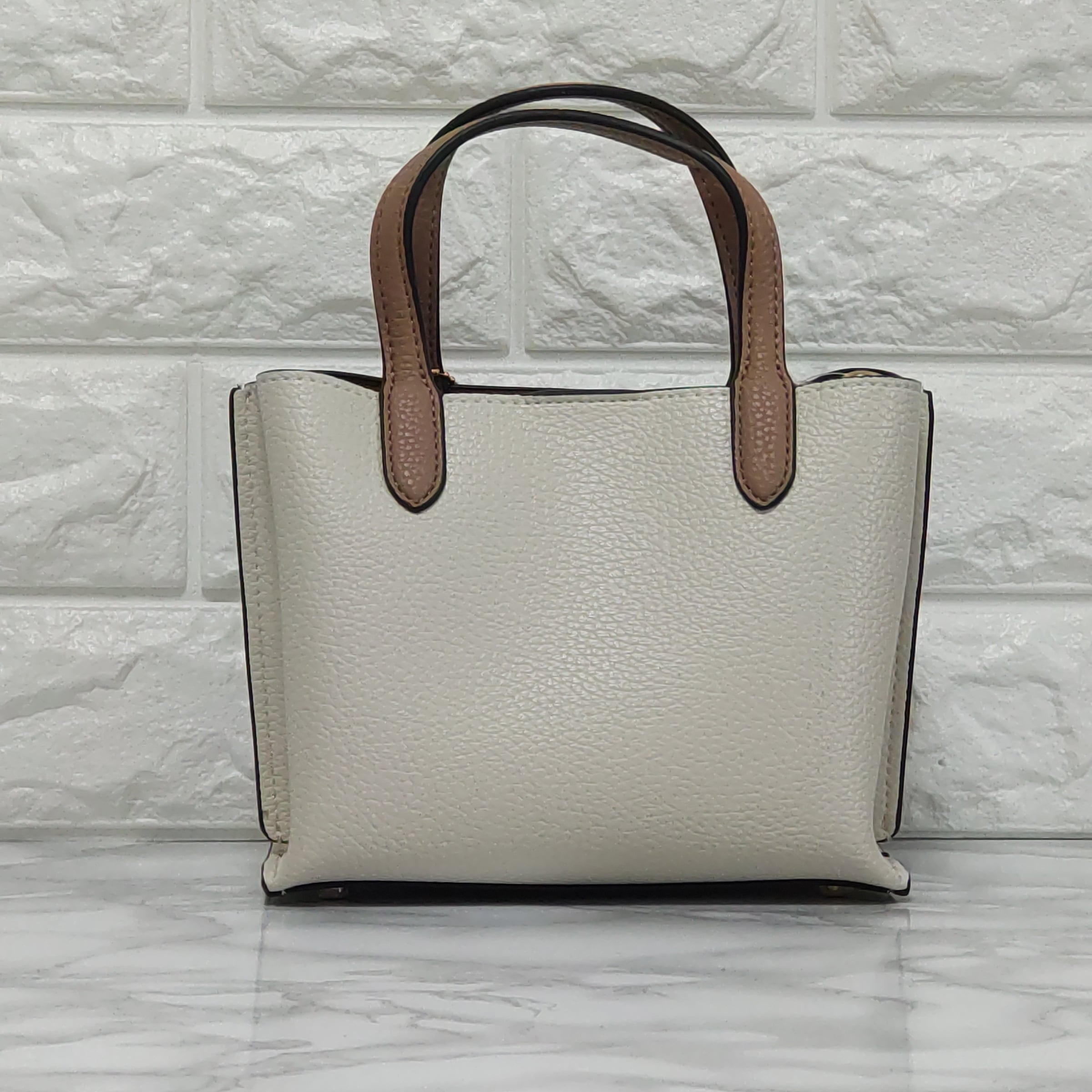 COACH コーチ ウィロウ トート バッグ 18 ショルダー チョーク COACH コーチ ウィロウ トート バッグ 18 ショルダー チョーク