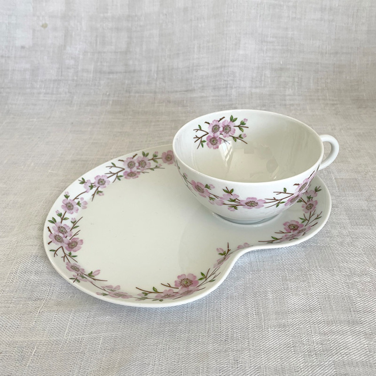 スナックセット　Porcelaine de Paris　スナックプレート ピンク花のレリーフ 19twd41