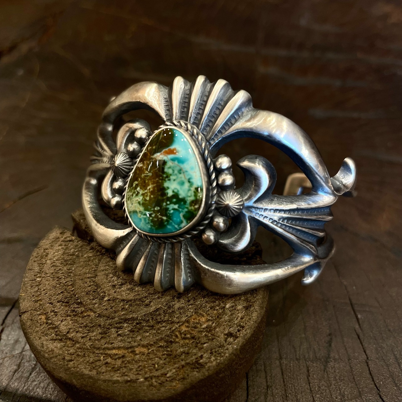 ハリソンビソイ(HarrisonBitsue) ロイストンキャストバングル - 1