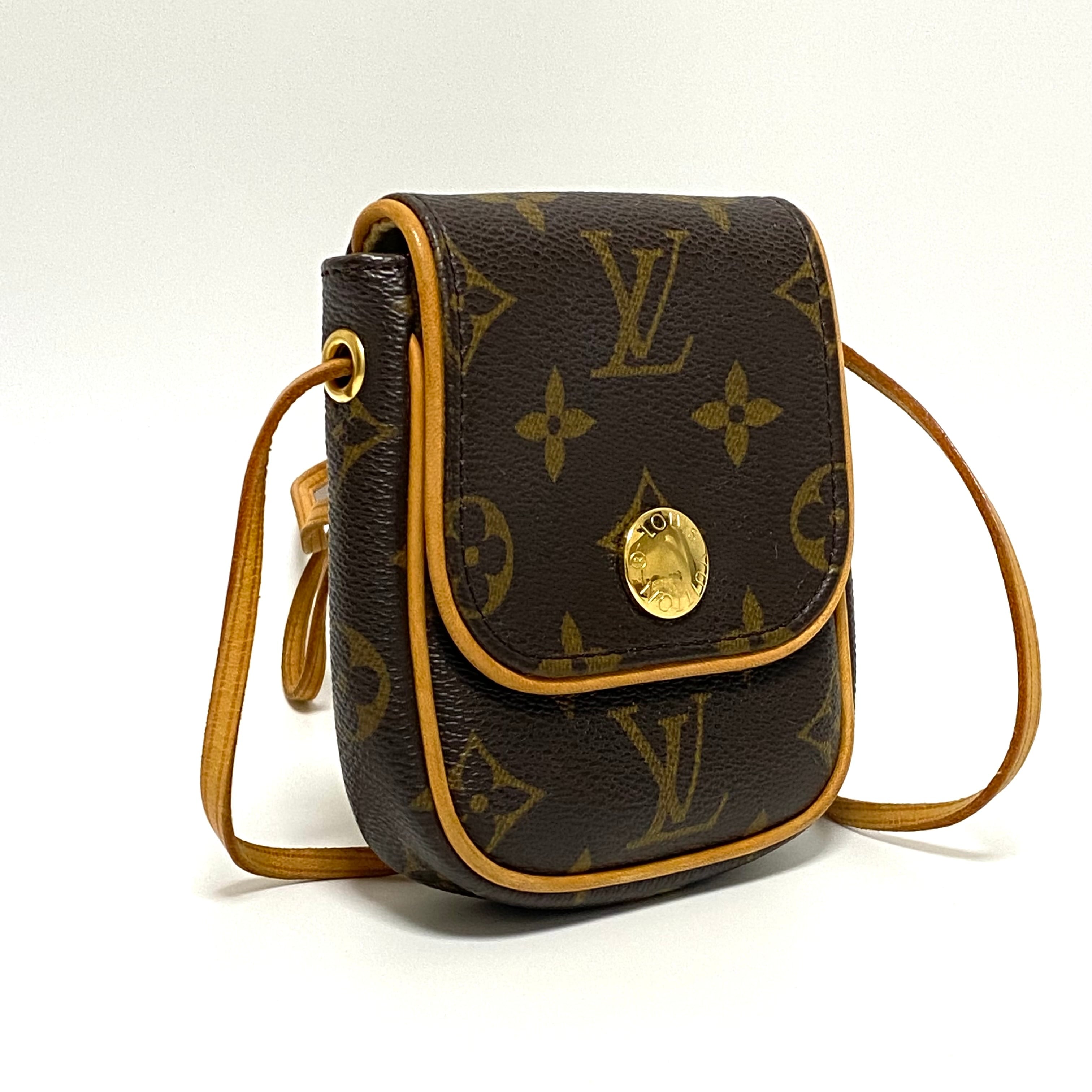 LOUIS VUITTON ルイヴィトン ポシェット カンクーン モノグラム約12cm