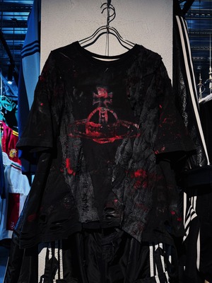 "vivid notes"The Anarchist's Layered Orbit black T-shirt