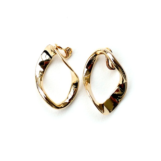 VAL／Earrings  Gold