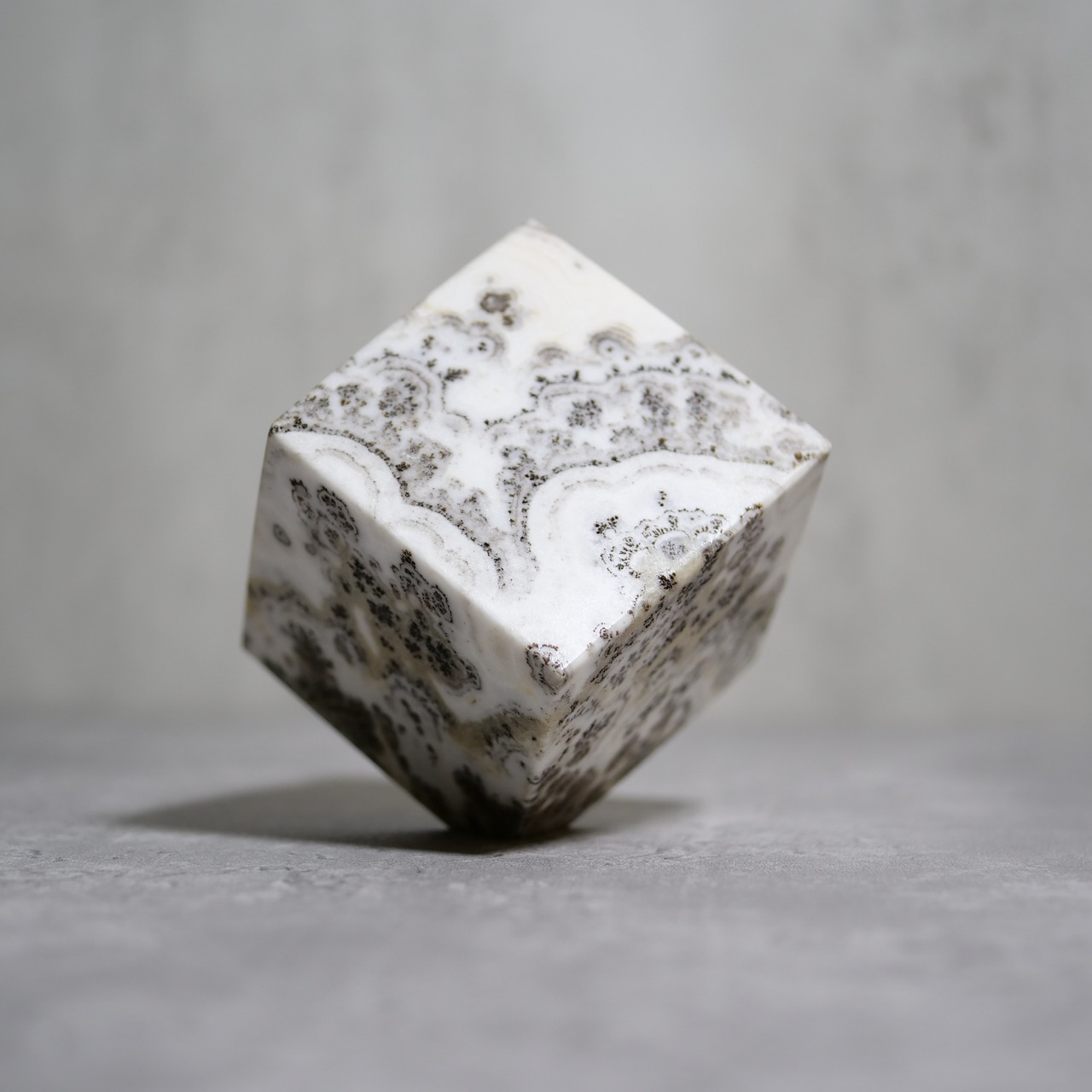 デンドリティック カルサイト / キューブ