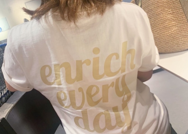 【armi × enricheveryday】everyday crew Tshirt（バックプリント） CREW REGULAR T - UNISEX