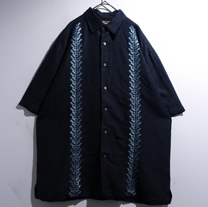Black Geometric Gradient Embroidery Design Cuba Shirt
