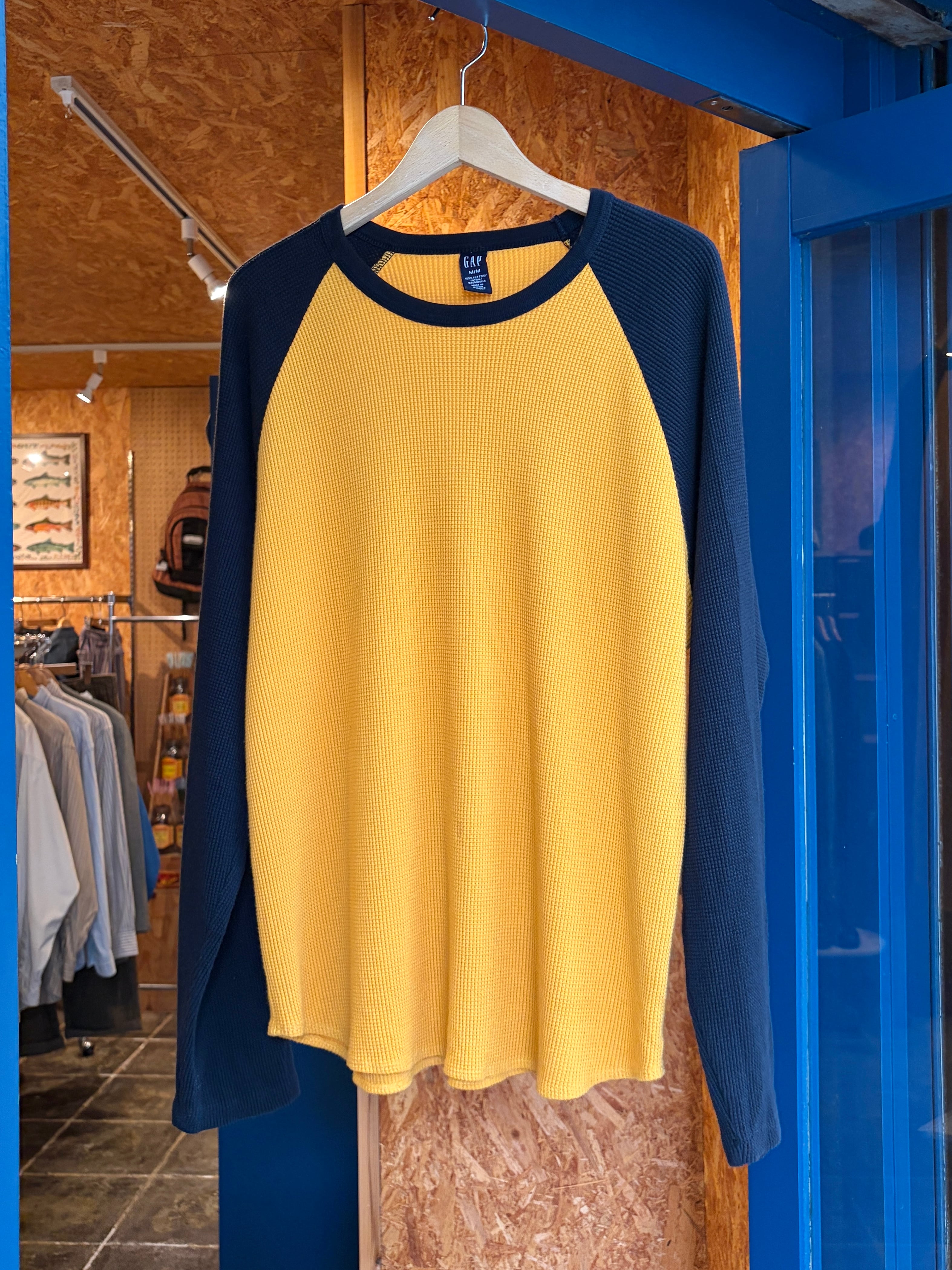 USED 10s GAP l/s thermal tops | bud