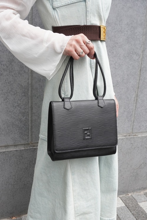 FENDI フェンディ ハンドバッグ ブラック ロゴ レザー 型押し ミニバッグ vintage ヴィンテージ オールド h4nbvt