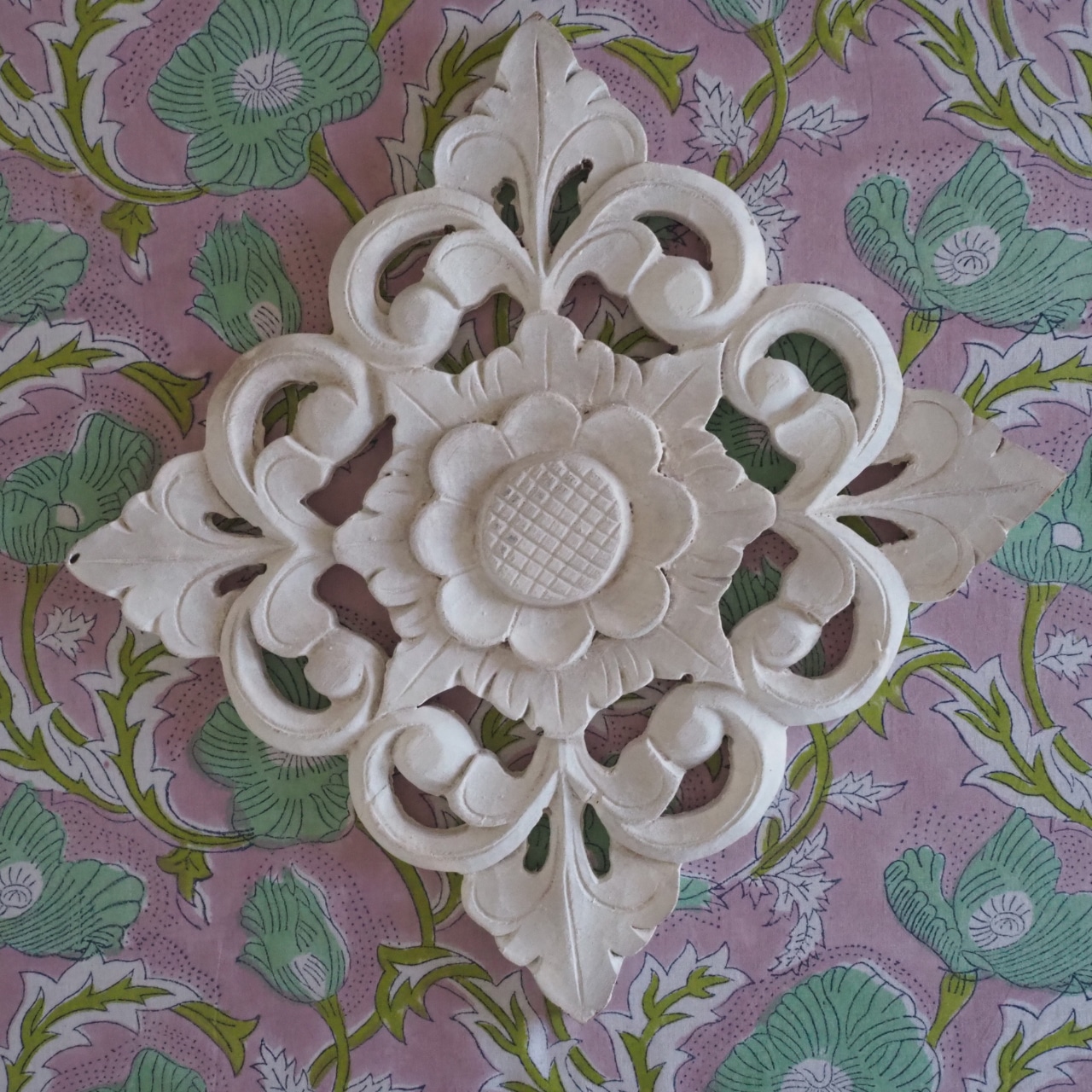 ブロックプリント生地【50cm単位】インド綿 花柄 くすみピンク×グリーン #51715-PK3