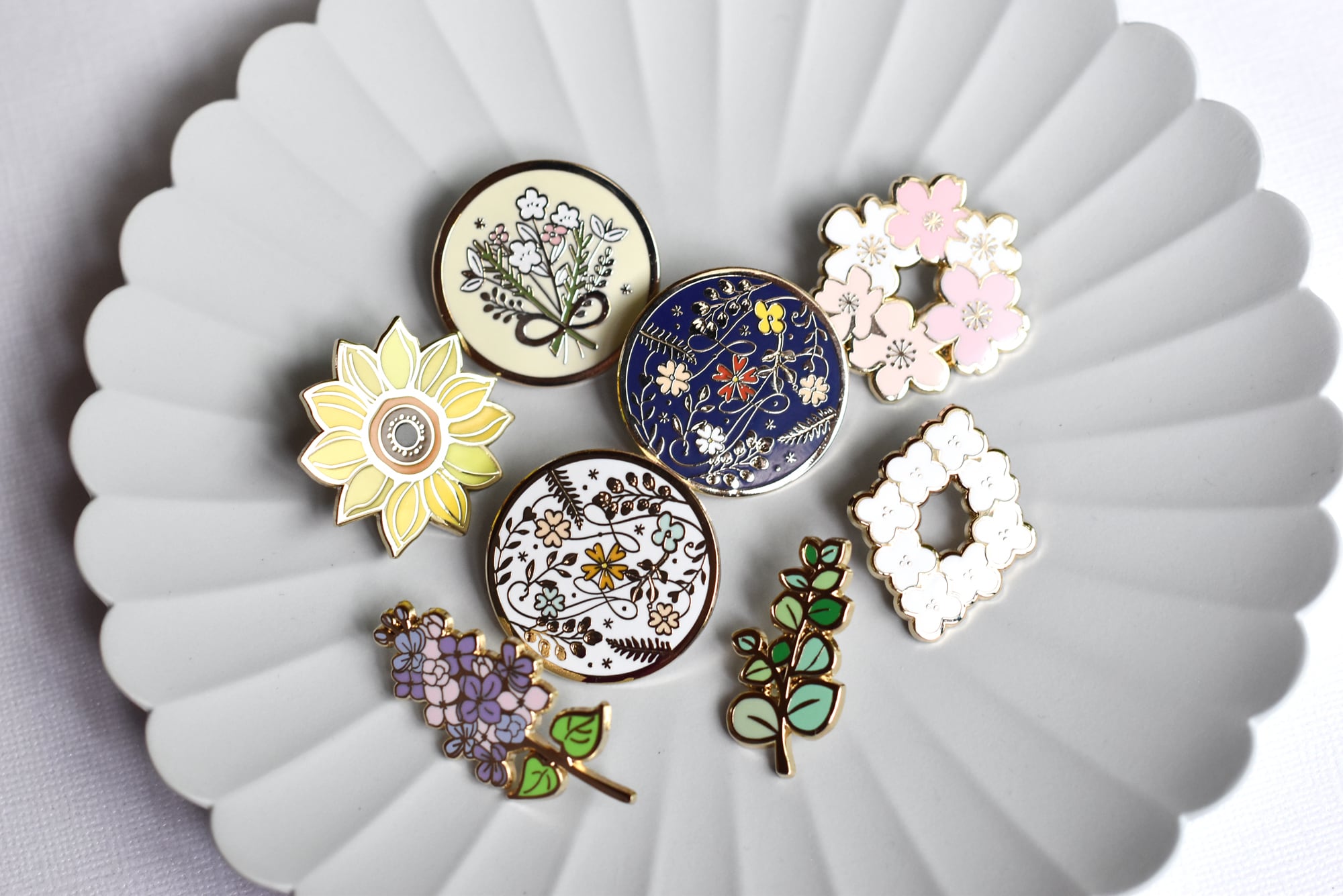 ライラック の ピンバッジ フラワー アクセサリー 草花 | SONORITE