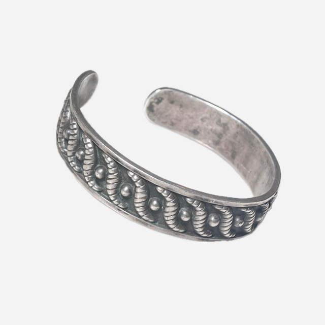 vintage engraved silver cuff bangle