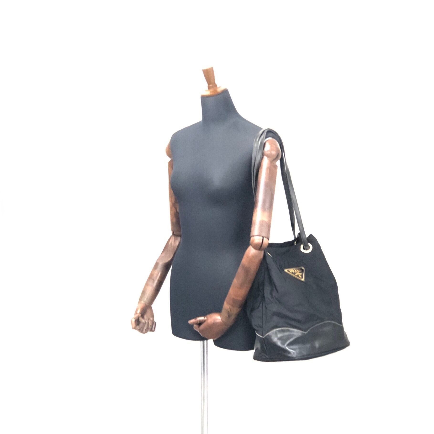 PRADA プラダ トライアングルロゴ ナイロン バケツ トートバッグ